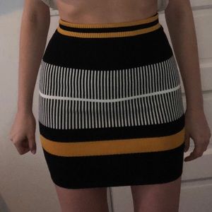 NWT! Really cute and stretch LF pencil skirt!